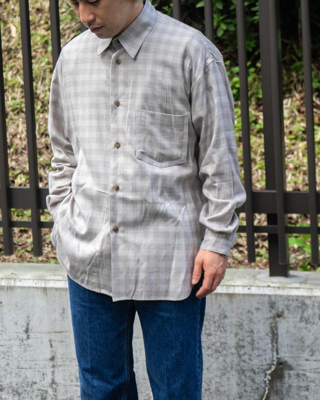 MilokShop's tweet photo. 【NEW ARRIVAL】
MATSUFUJI
2021AW COLLECTION
Flannel Check Utility Oversize Shirt
BEIGE

MATSUFUJI定番となるオーバーサイズのシャツアイテム
そのシルエットの美しさとシーズンコンセプトが反映された生地選びからもご好評を頂いているアイテムです

オンラインストア
https://t.co/80wmu5Ccey https://t.co/GLOoaCxrHe