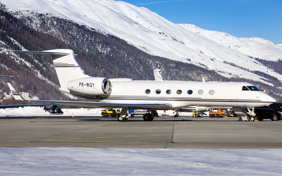 mrmoser1983's tweet photo. Gulfstream G550 (GV-SP) PR-WQY  (MSN 5105 - 1st Flt: 2006)

📷EOS 5D IV + EF 70-200mm f/2.8L IS
📍#Samedan #LSZS #SMV

#VIP #VVIP #GulfsDream #BizJet #BusinessJet #BusinessAviation #G550 #GVSP @gulfstreamaero #Aviation #AvGeek #PlaneSpotting #Airplane #Switzerland #Engadin https://t.co/jSeGgmzCaO