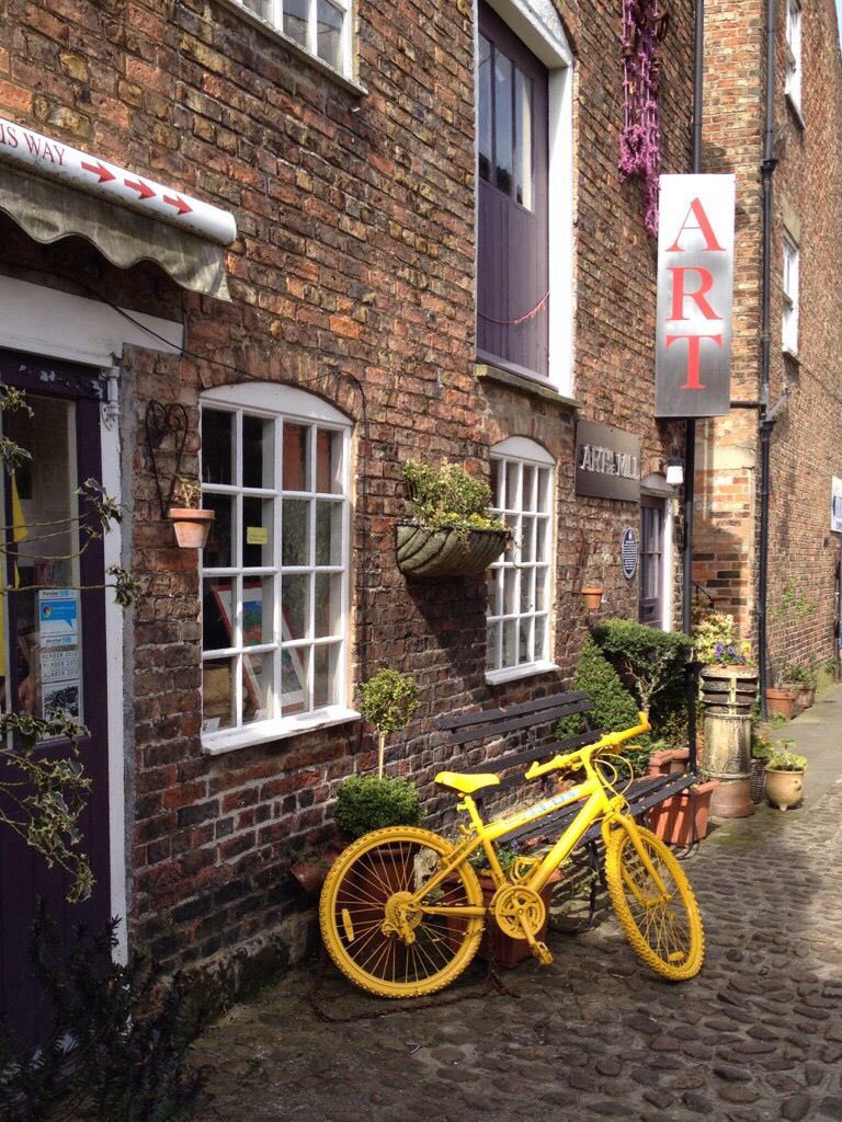Do you want the bikes back? 

<a href="/letouryorkshire/">Tour de Yorkshire 🚴</a> next May? Showcase for cycling, selling #Yorkshire globally, grand day out? Can we afford it? Want it back? <a href="/JamesMason_78/">James Mason</a> <a href="/Welcome2Yorks/">Welcome to Yorkshire</a> here from 2 

📞  0800 389 3333

<a href="/BBCSheffield/">BBC Sheffield</a> <a href="/BBCYork/">BBC York</a> <a href="/BBCLeeds/">BBC Leeds</a> <a href="/BBCSounds/">BBC Sounds</a>