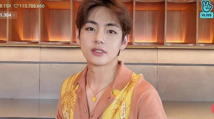 blueBTSforever's tweet photo. TAEHYUNG YAYIN AÇMIŞ VE BEN YİNE KATILAMADIM. https://t.co/3eYa3CgK0Y