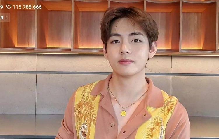blueBTSforever's tweet photo. TAEHYUNG YAYIN AÇMIŞ VE BEN YİNE KATILAMADIM. https://t.co/3eYa3CgK0Y