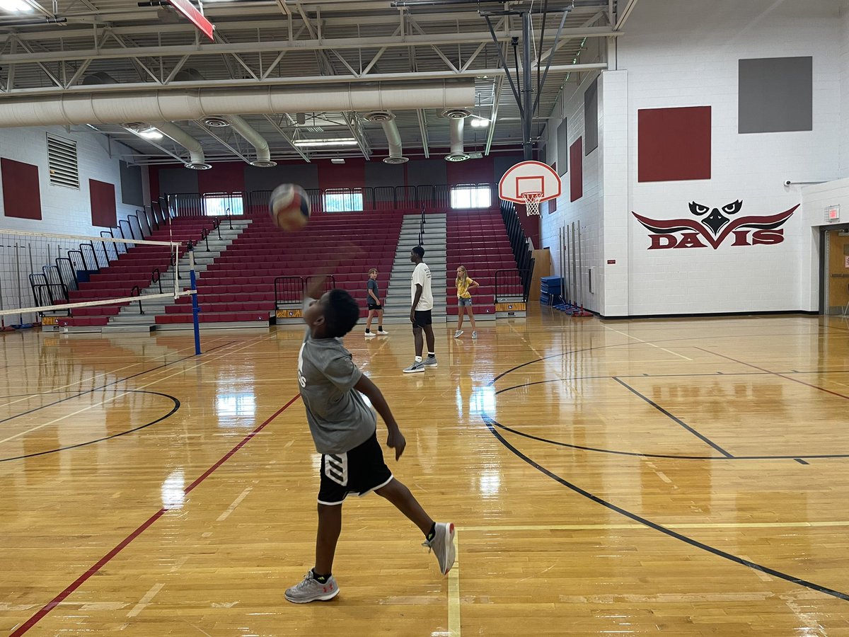 Having a blast at the PAL 2021 Volleyball camp at Elizabeth Davis Middle School! Thank you to our community partners for making this possible @ColJSKatz <a href="/littlecaesars/">Little Caesars Pizza</a> <a href="/CCPDVa/">Chesterfield Police</a> <a href="/Publix/">Publix</a> <a href="/UptownAlleyRVA/">Uptown Alley RVA</a> <a href="/ChesterfieldVa/">Chesterfield County Government, Virginia</a>