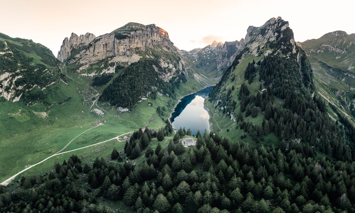 birbaum_t's tweet photo. Love my country
🇨🇭 https://t.co/nBjZorcJcW