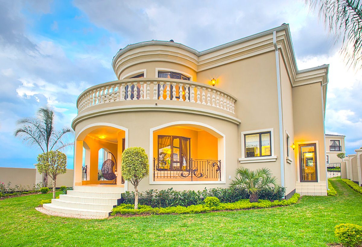 GalenciaPropty's tweet photo. As a company, when we develop our projects, we have you as the end consumer in mind. Each resident that lives in our apartments and freestanding houses is a top priority for us at Galencia. #LuxuryLiving #PropertySA #GalenciaProperty https://t.co/HRYG7zvS2M