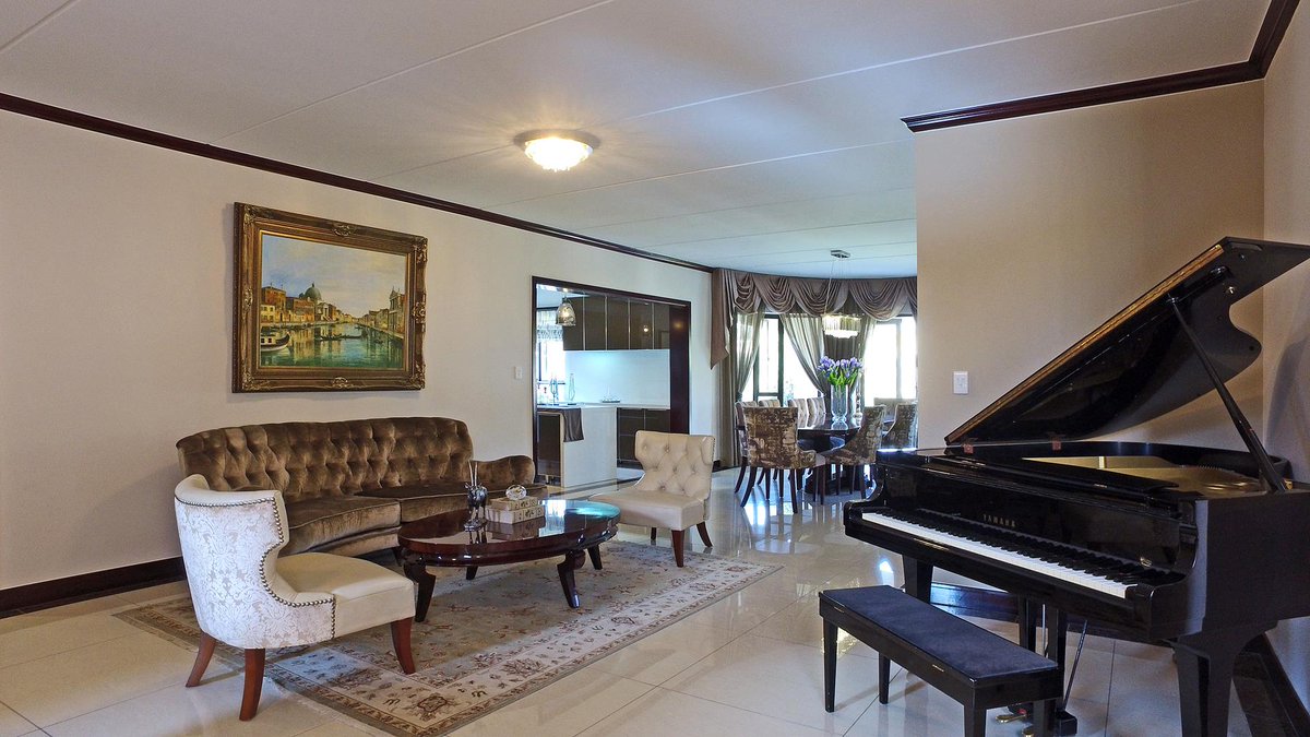GalenciaPropty's tweet photo. As a company, when we develop our projects, we have you as the end consumer in mind. Each resident that lives in our apartments and freestanding houses is a top priority for us at Galencia. #LuxuryLiving #PropertySA #GalenciaProperty https://t.co/HRYG7zvS2M