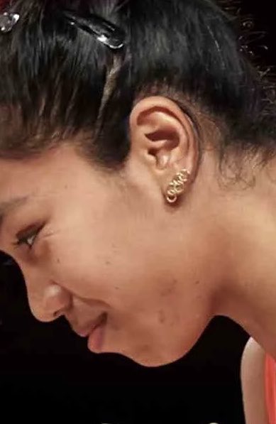 After her disappointment at Rio, #MirabaiChanu designed her earrings in the shape of the five Olympic rings. 

These constantly reminded and motivated her about her ultimate goal. An Olympic medal.

She is finally living her #Olympics dream ❤️