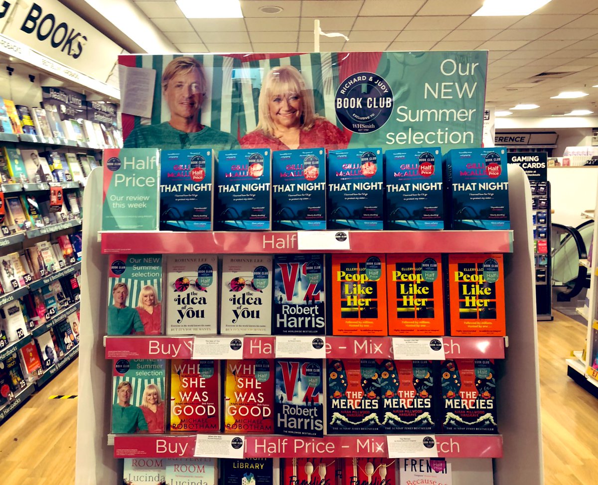 Missing irl chats with @GillianMAuthor at @HarrogateFest #TheakstonCrime this year, but pleased to see that @WHSmith Harrogate is representing big time #RichardandJudybookclub #ThatNight 🤩