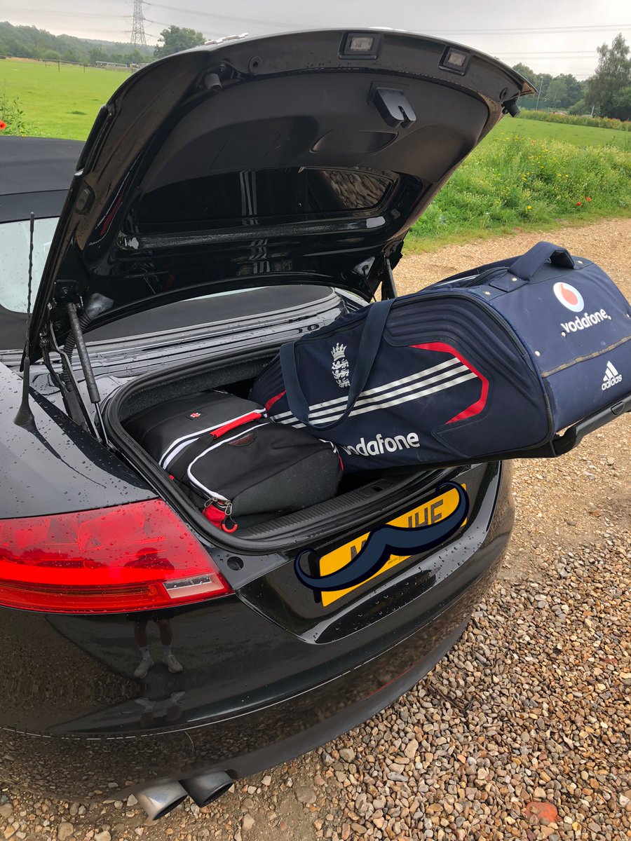 E_J_Pearso1's tweet photo. #cricketproblems 🏏 https://t.co/R9DnOPEbUi