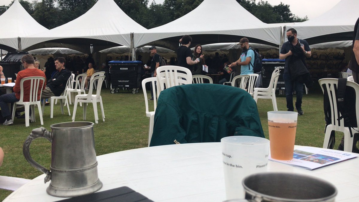 Another set to normality at Guildford Beer Festival <a href="/GuildfordBeer/">G'ford Beer Festival</a> <a href="/farlanetv/">MacFarlanetv</a>  <a href="/abgilbert1971/">Andy Gilbert</a> <a href="/FleetPhil/">Phїlїp Clark</a>