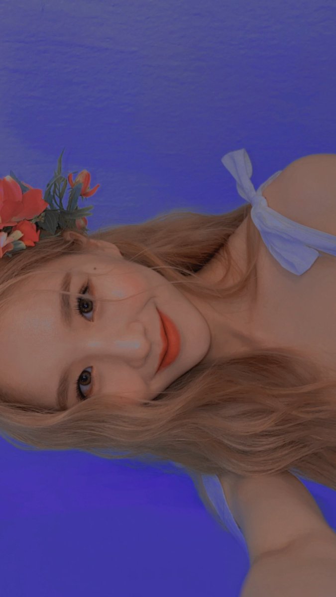 heezihn's tweet photo. Haven’t posted any horizontal selfies in awhile, so here it comes ❤️ https://t.co/Z6q9HUVPib