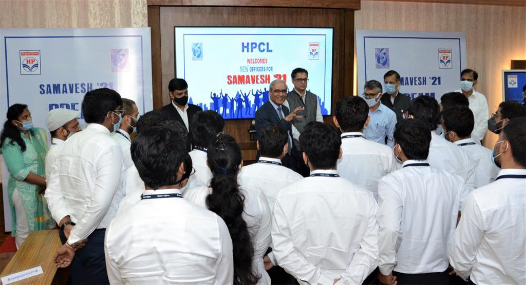 HPCL's tweet photo. ‘The informal, approachable HPCL culture makes people join the Company and grow...it brings in energy &amp; fertile minds of Youngsters to make HPCL an agile &amp; innovative Corporate’~ C&amp;MD, Sh MK Surana's inspiring  address to new joiners at concluding session of  #Samawesh21 https://t.co/wWKf1WV6MH