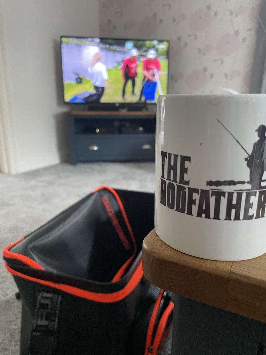 waterboyrob's tweet photo. That’s Saturday sorted #FishO #fishomania https://t.co/Er9JOfhTYq