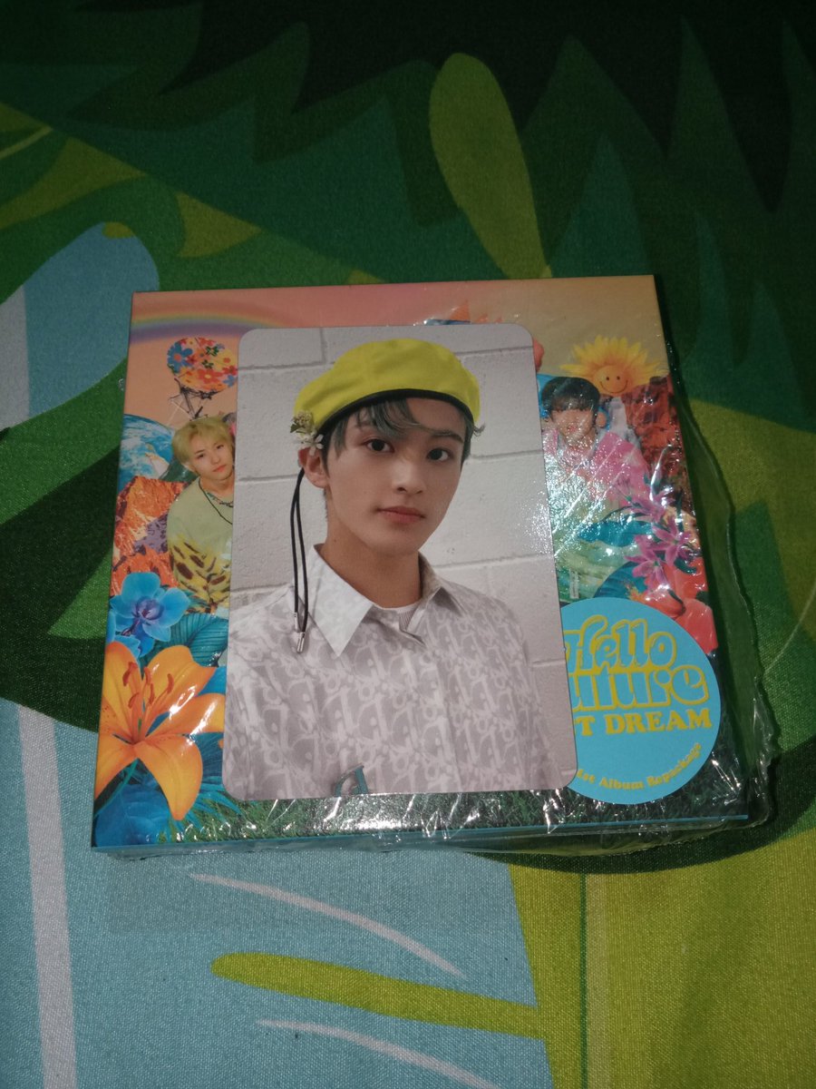 mirena2324's tweet photo. @babyurlr Wts ! Album Kihno (hello ver) + PC Mark good condi bisa shopee , bisa booked dulu , safety packing , untuk harga 335rb ( udah gak bisa di nego) https://t.co/O7Jjrou85j