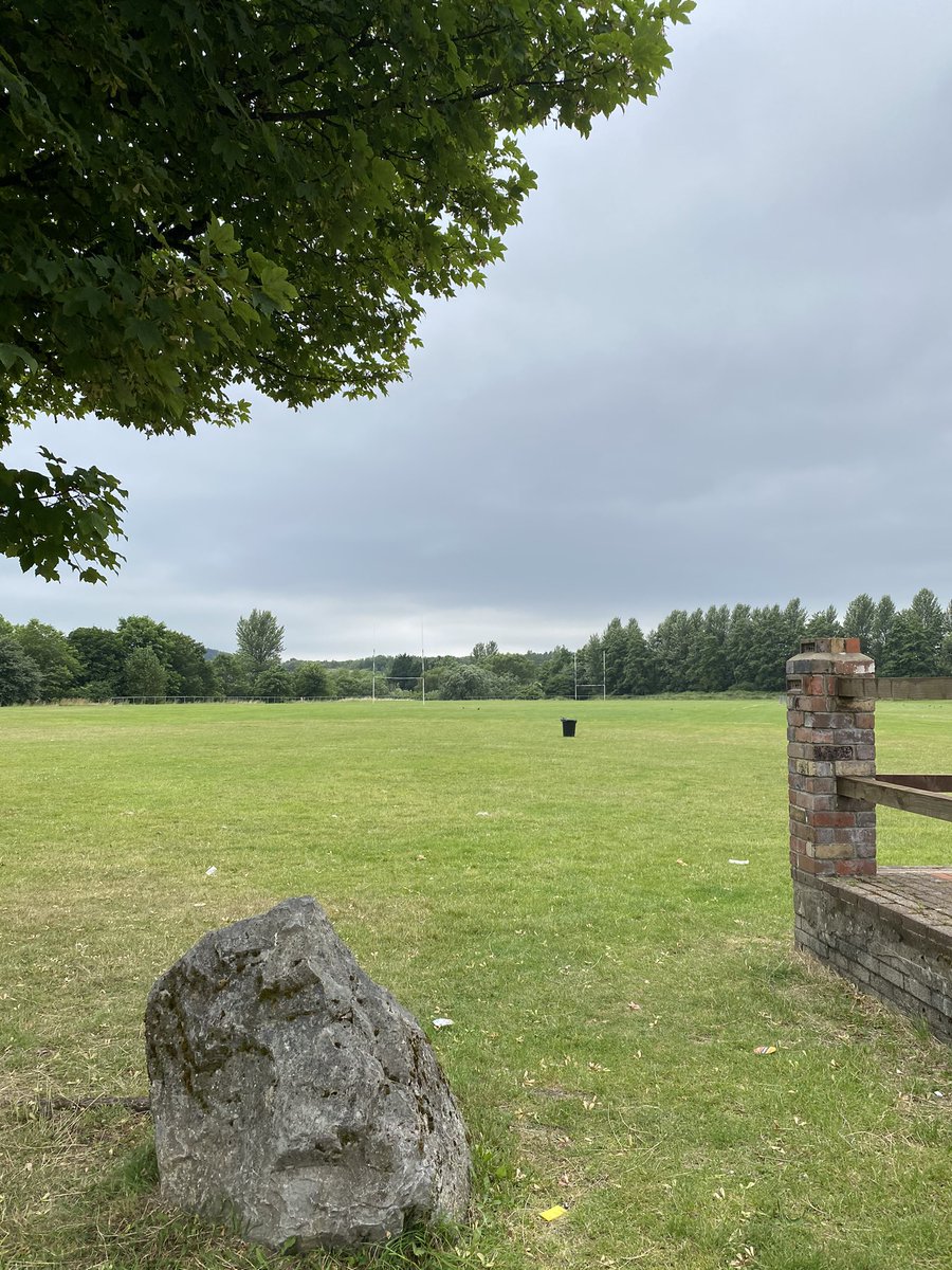 We are  OPEN here @ BEAUFORT RFC🏉 
Come grab yourself a burger &amp; pint before the match🍔🍻
Kick off 1.15pm 🙌
#upthefort #familyclub #rugby