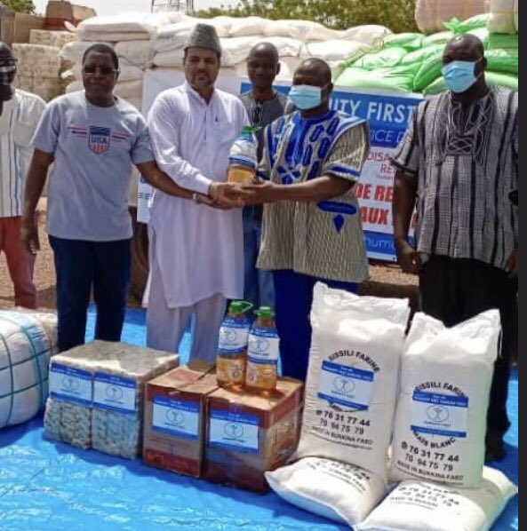 HFI1995's tweet image. In recent weeks, @HumanityFirstBf has distributed many tonnes of aid for #displaced families in #BurkinaFaso in Kaya, Dori and Ouahigouya