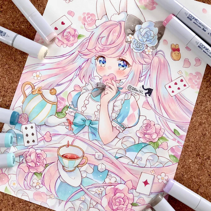 #創作フェス21夏D3
コピックで女の子達を描いています🎨 