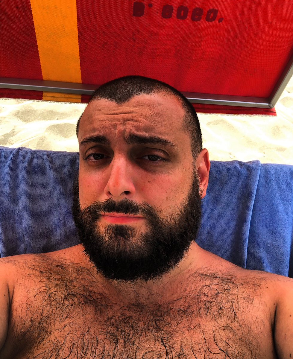 NicholasVita990's tweet photo. Giusto quei trecento gradi. 🔥🔥🔥
#caldo #estate #hot #summer #lidodiclasse #romagna #ravenna #emiliaromagna #beard #bearded #man #men #beardedman #beardedmen #barba #guybear #bear #guybeard #guybearded #guy #guys #italia #italy #igersromagna #igersemiliaromagna #romagnamia https://t.co/5qPNj8OmFV
