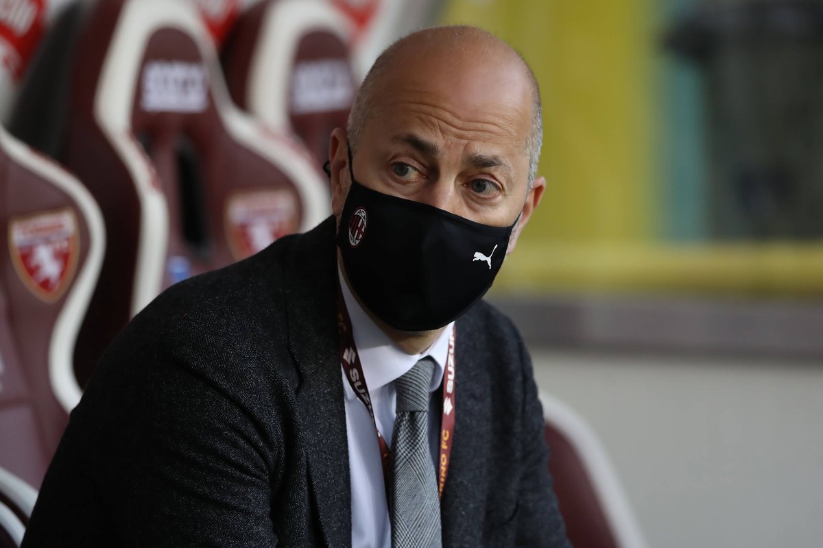 SoyCalcio_'s tweet photo. 🗣 Habla Gazidis, CEO del Milan, desde Estados Unidos, donde se está tratando del cáncer de garganta que sufre: "Me quedé sin palabras por todos los mensajes de cariño, especialmente de la afición del Milan. Estaré bien, empezará la terapia y no veo la hora de volver a Milán". https://t.co/oniOuylJzj