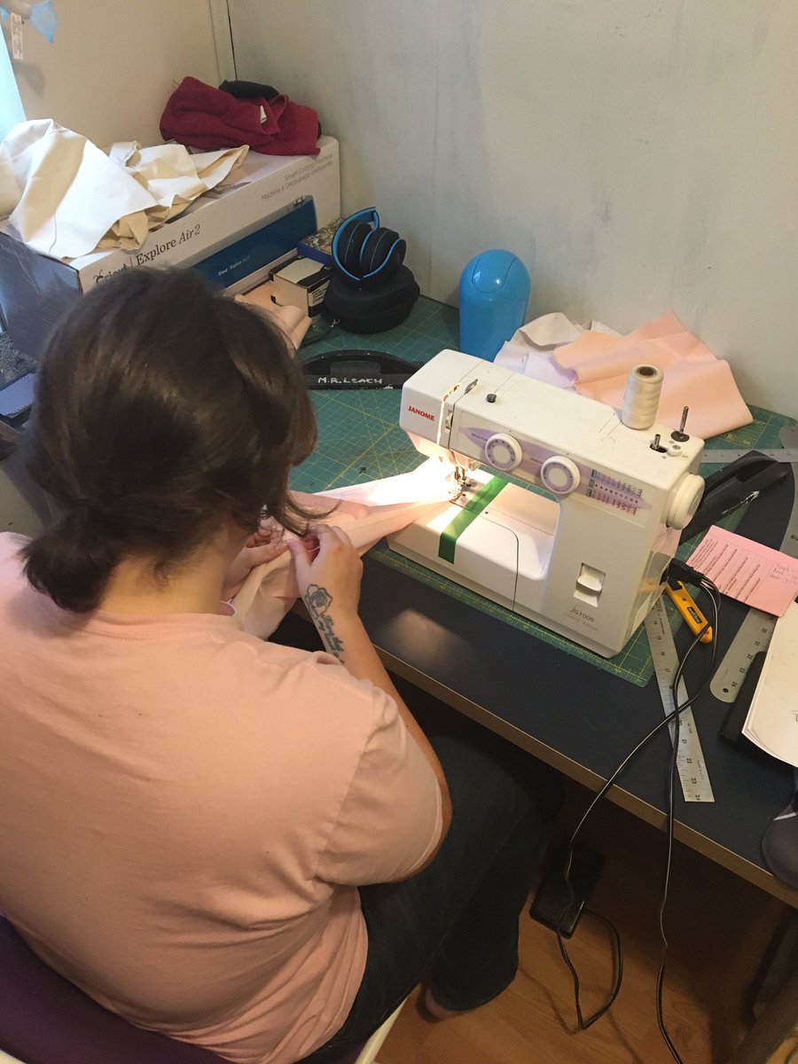 maplegelcon's tweet image. @mixterleach is hard at it with prep work for #Conline2! Can you believe we’re less than a week away? 🤩
#MGC #Conline #Con #Cosplay