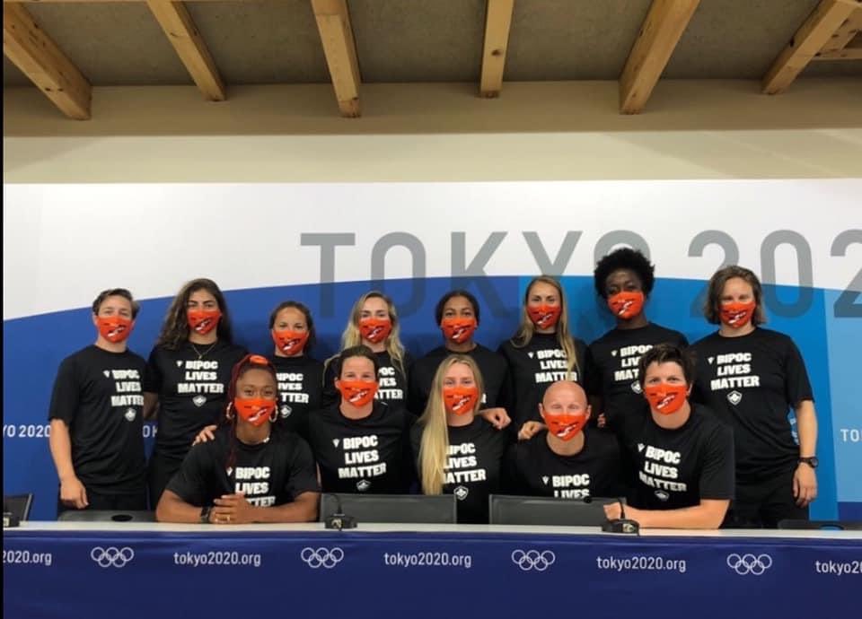 This is an awesome photo!  Let’s go 🇨🇦!!  @RugbyCanada #EveryChildMatters #BIPOCLivesMatter @arlenemartinbc @BCRugbyNews @bcrugbyunion @Tokyo2020 @CBCOlympics @WorldRugby @AllenVansen #GoForwardWithCourage