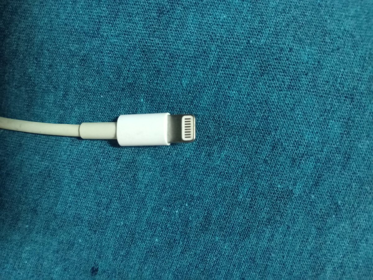 aloha_lee's tweet photo. #อะแดปเตอร์ #iPhoneมือสอง  #AdapteriPhone #มือสองสภาพดี #Adapterแท้มือสอง พร้อมสายชาร์จ 200 รวมส่ง dm ได้เลยค่ะ https://t.co/AJ24saMlbS