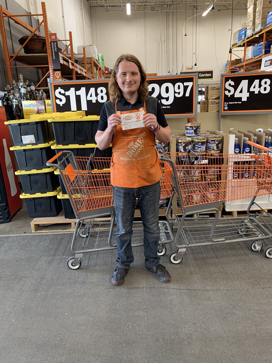 Caught Ryan cleaning carts and greeting! Thank you for giving customers a safe way to shop! @KevinMasseyTHD <a href="/JohnnyTBush/">john</a> <a href="/DanielMooreTHD/">Daniel Moore</a> <a href="/BradBoyer11/">Brad Boyer</a> <a href="/jessie25/">Jessie Jamison</a>