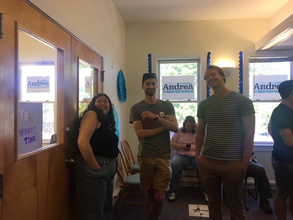Students4Andrea's tweet photo. just a couple of the smiling faces today at @andreaforboston’s HQ opening this morning!!! Stop by, knock a door, make a call, join the team! 🥳 #TeamAndrea #bospoli #mapoli #bosmayor https://t.co/6JvEmCkShK