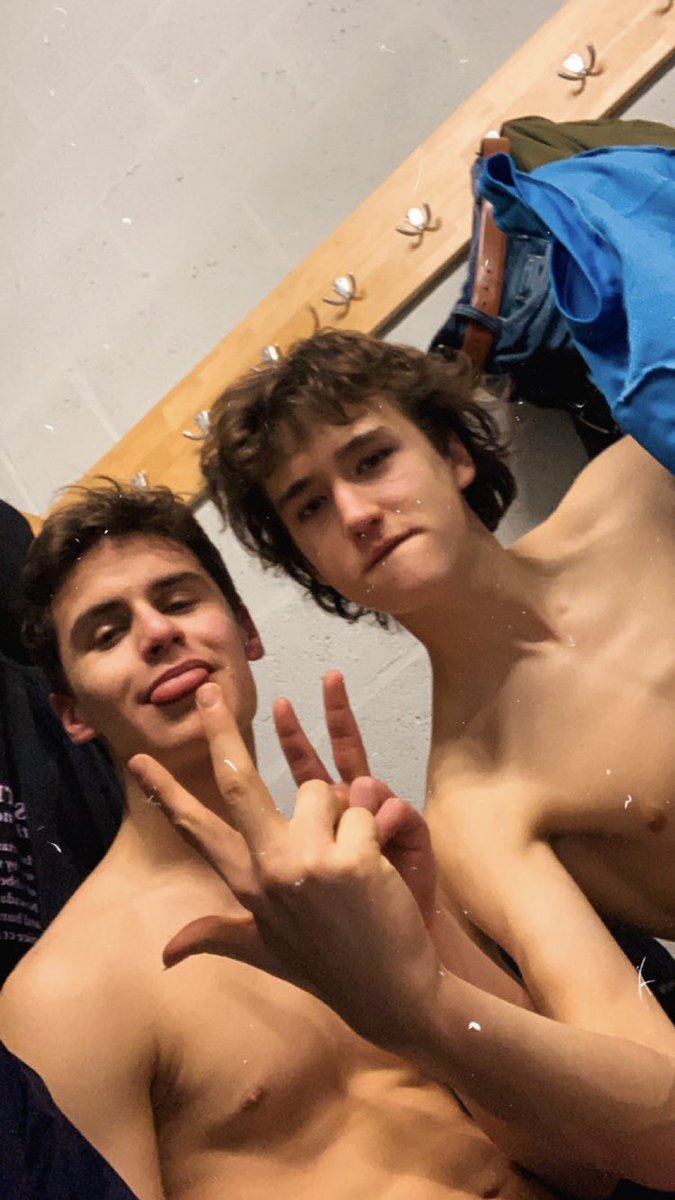 BeertenLucas's tweet photo. Onze jongste is eindelijk ook officieel ne vent. Een hele dikke proficiat Gunther🥳🥳. Ik ben blij dat jij in mijn team zit!!! https://t.co/qwYeK68jdS