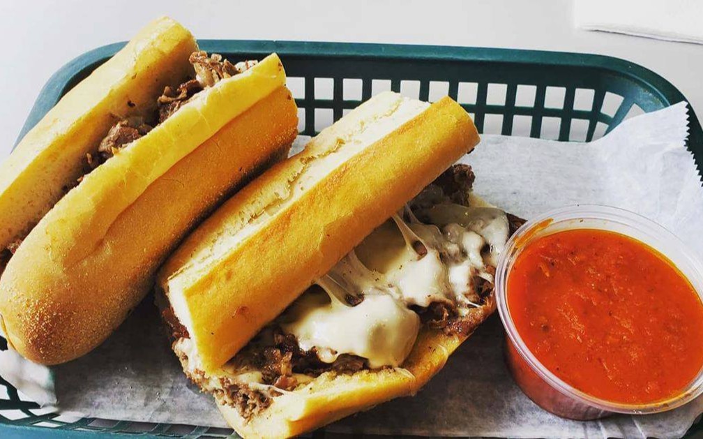 vicssubshop's tweet photo. We love Vic's, yes we do. We love Vic's, how 'bout you?π₯³π₯ͺ#VicsSubShop https://t.co/5nElV5Ku0E