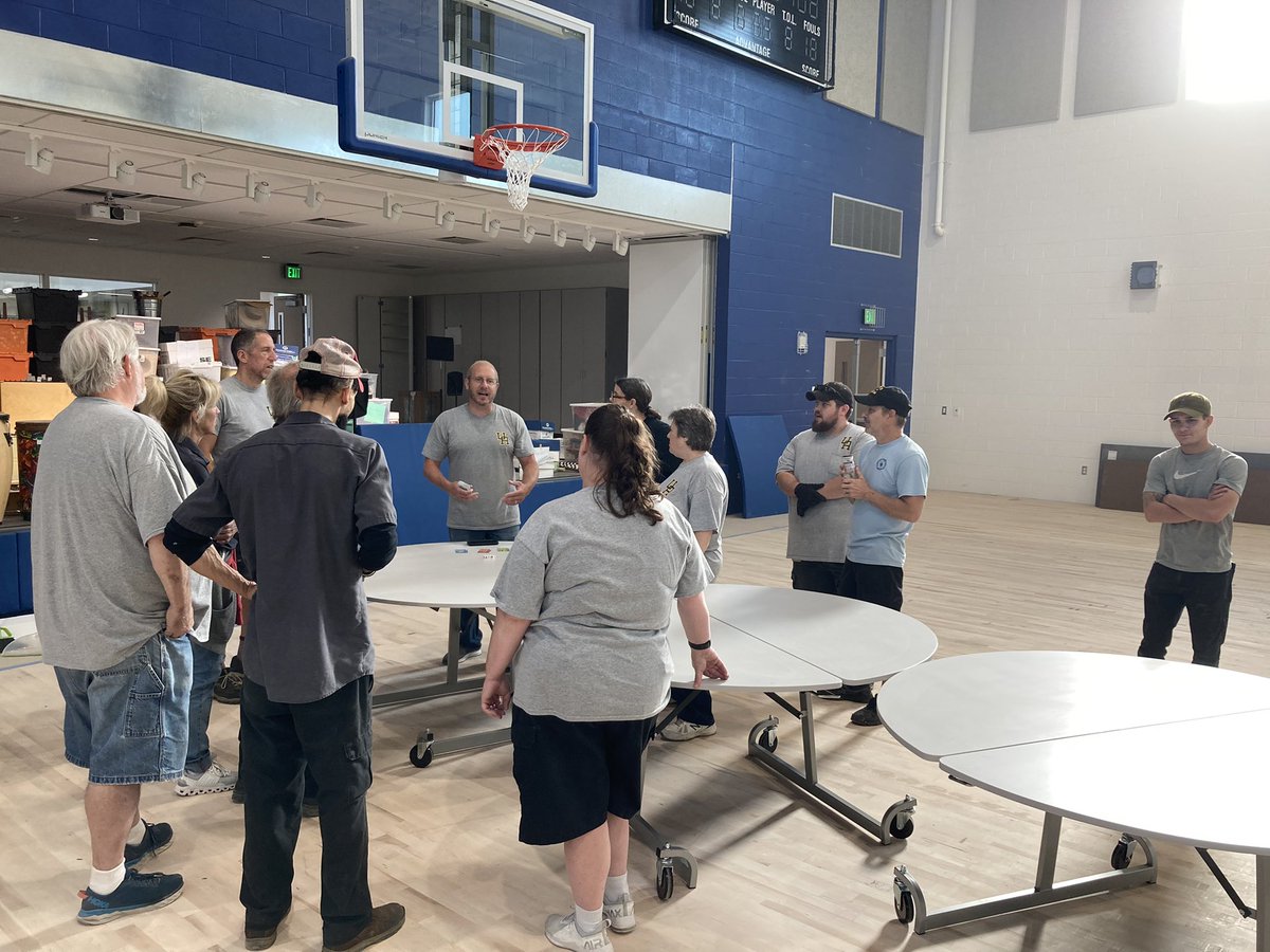 imhoffpaul's tweet photo. An amazing team working early at the new @WindermereElem to move everything out of the gym and into the classrooms for the grand opening and first day of school in August! Thank you, thank you, thank you to everyone who pitched in! #StrengthInTeam #BuildingOurFuture https://t.co/n9wVEMTAWz