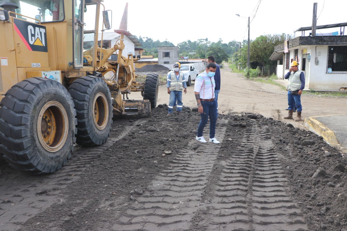 AndrsBonilla111's tweet photo. MANTENIMIENTO DE CALLES EN EL BARRIO 13 DE ABRIL
Realizamos el mantenimiento y la colocación de arenisca asfáltica en la Transversal 17 y calle 8 del barrio 13 de Abril.
Esta actividad se cumple de acuerdo a una planificación, con la finalidad de facilitar el tránsito vehicular. https://t.co/CgiNZNGewd