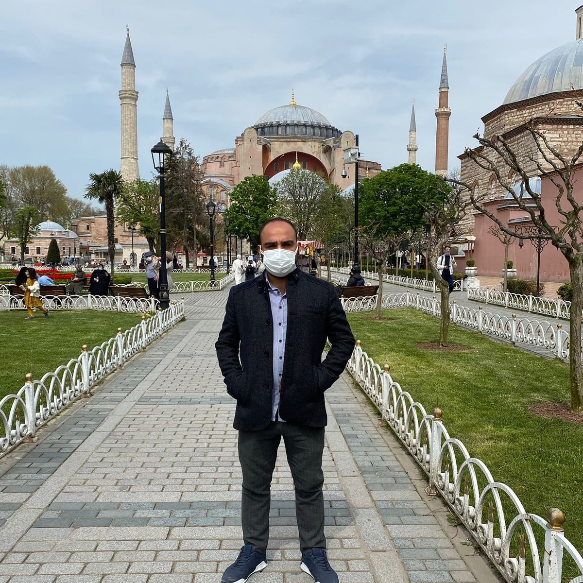 syhmzyldz's tweet photo. "Fethin sembolü" Ayasofya-i Kebir Cami-i Şerifi'nin yeniden ibadete açılmasının üzerinden bir yıl geçti, mübarek olsun. 
Üstadın dediği gibi Aziz bir kitap gibi açıldın sen Ayasofya.. 

#AyasofyaCamii sonsuza dek İslam'ındır. 
#AyasofyanınDirilişi https://t.co/KXyLfCaHKr