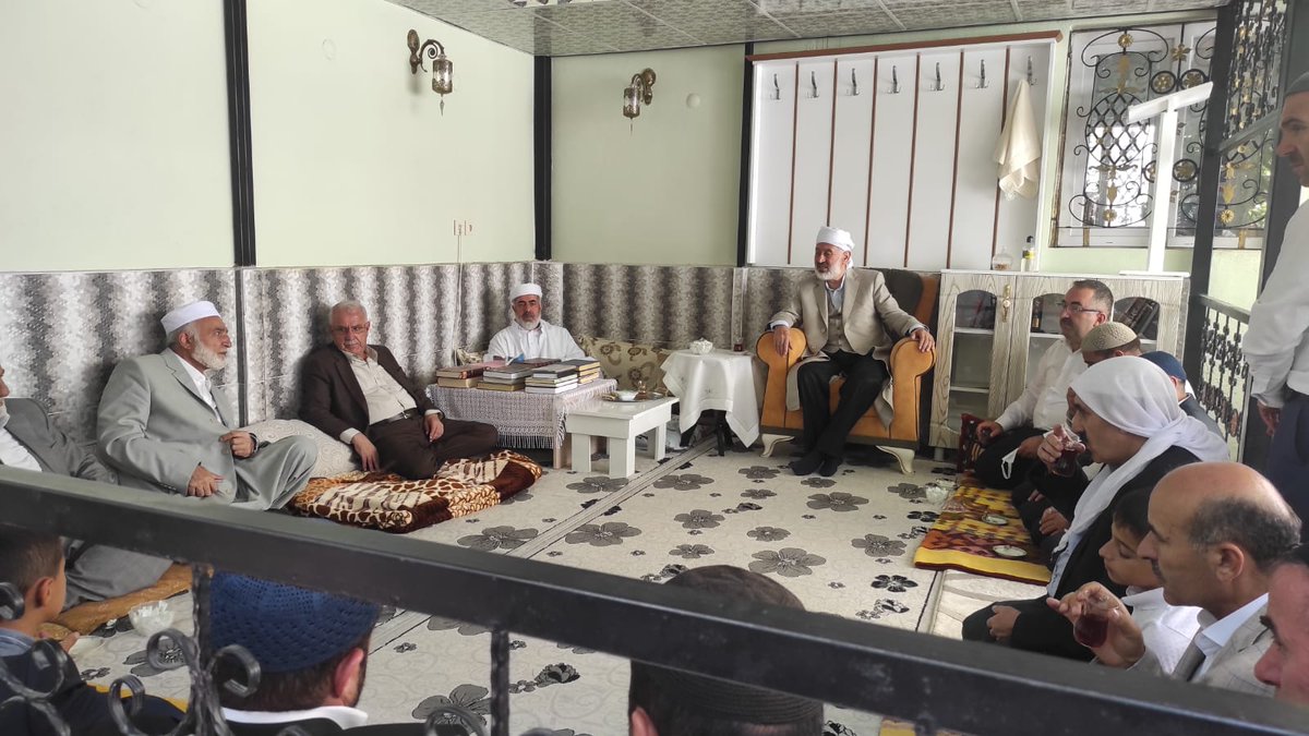 mbesirtatar's tweet photo. Van'da, Kıymetli Alimlerimizden Şehy Ahmet Hazın Han ve Cemaatini ziyaret edip hayır dualarını aldık.

Allah Ülkemizden alimlerimizi ve dua ordularını hiç eksik etmesin.

Maneviyatı yüksek sohbetleri ve misafirperverlikleri için şükranlarımı sunarım. https://t.co/5gtqjmg2Xf
