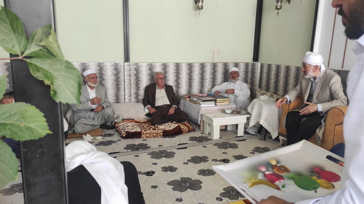 mbesirtatar's tweet photo. Van'da, Kıymetli Alimlerimizden Şehy Ahmet Hazın Han ve Cemaatini ziyaret edip hayır dualarını aldık.

Allah Ülkemizden alimlerimizi ve dua ordularını hiç eksik etmesin.

Maneviyatı yüksek sohbetleri ve misafirperverlikleri için şükranlarımı sunarım. https://t.co/5gtqjmg2Xf