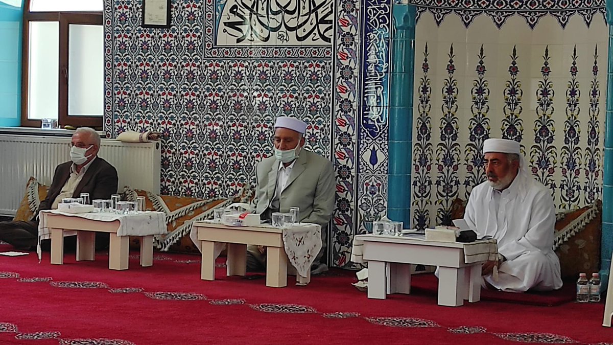 mbesirtatar's tweet photo. Van'da, Kıymetli Alimlerimizden Şehy Ahmet Hazın Han ve Cemaatini ziyaret edip hayır dualarını aldık.

Allah Ülkemizden alimlerimizi ve dua ordularını hiç eksik etmesin.

Maneviyatı yüksek sohbetleri ve misafirperverlikleri için şükranlarımı sunarım. https://t.co/5gtqjmg2Xf