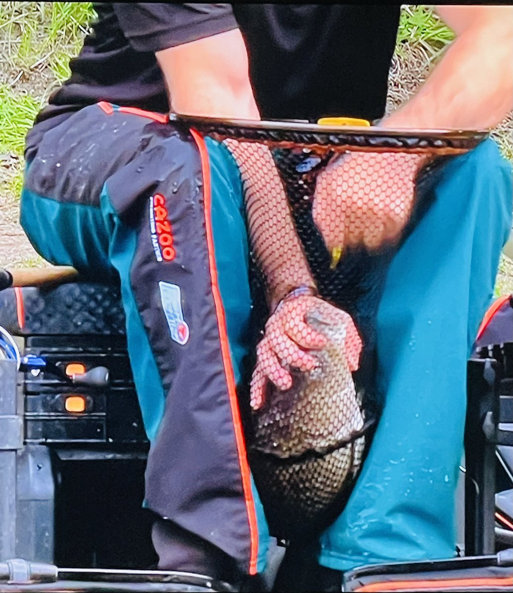 waterboyrob's tweet photo. Go on Robert Taylor 🎣🎣🎣💪🏻 #FishO #fishomania @FishOMania 2nd after the 4th weigh in good going, the final few hours of this match will be a good watch 📺 https://t.co/VLxzGrgt7c