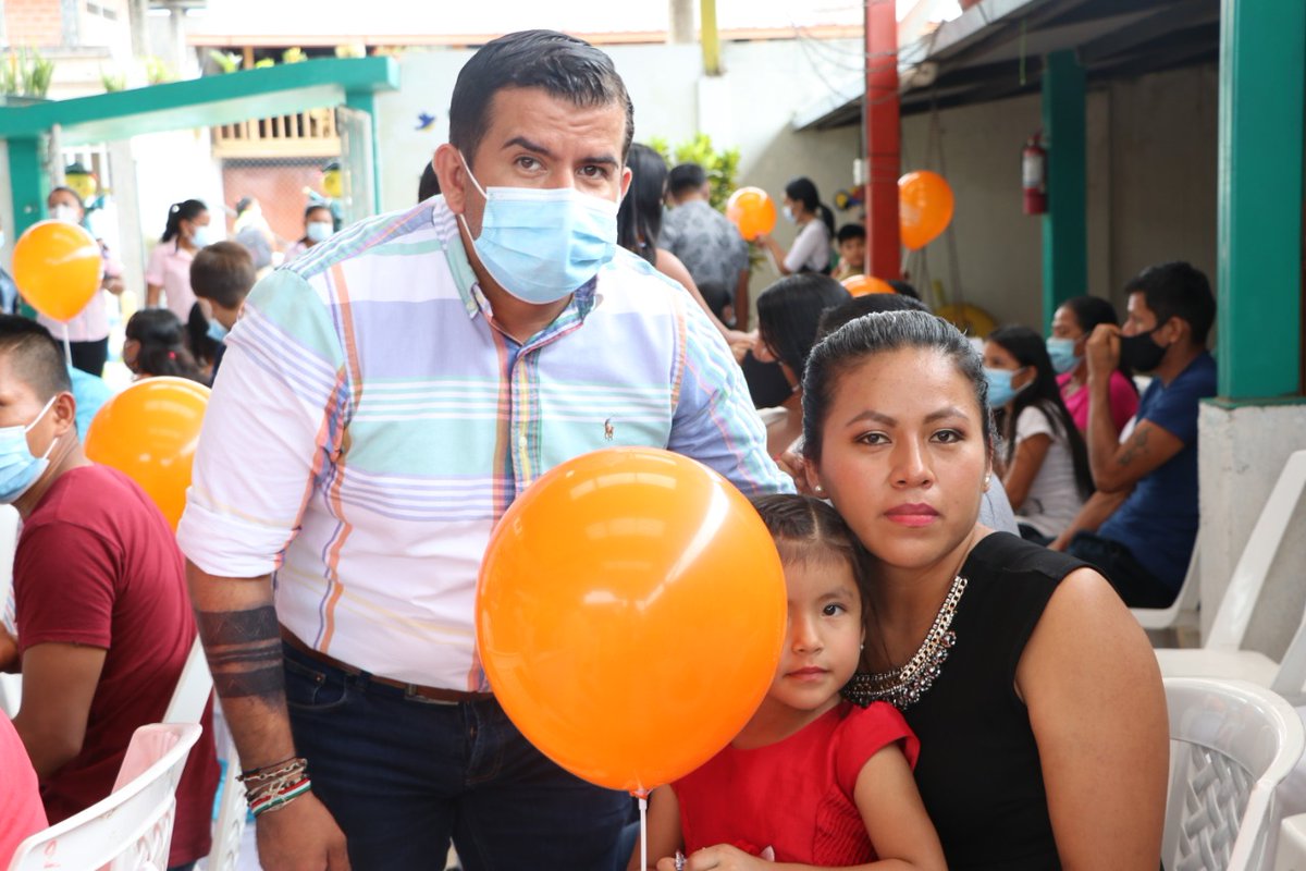 AndrsBonilla111's tweet photo. Felicitar a los niños y niñas del Centro de Desarrollo Infantil 'Caritas de Ángel' en su graduación.

Hoy, reciben su primer diploma, es un gran significado para su motivación y crecimiento.
Este es solo el comienzo de grandes bendiciones 👨‍🎓👩‍🎓 https://t.co/N0o56oxcmB