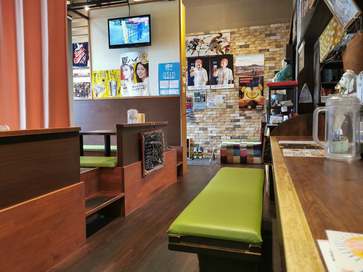 kassy5506's tweet photo. 昼はラーメン、夜は居酒屋
あっさりだがしっかりしたスープ
別皿の柚子を加えると味が変わってまた美味しい！
#ラーメン
#ラーメン巡り
#滋賀ラーメン
#彦根ラーメン
#ラーメン好き
#地元ごはん再発見
#ラーメン巡り最高
#ラーメン好きと繋がりたい
https://t.co/e39hULCTFX https://t.co/miS88r48Uz