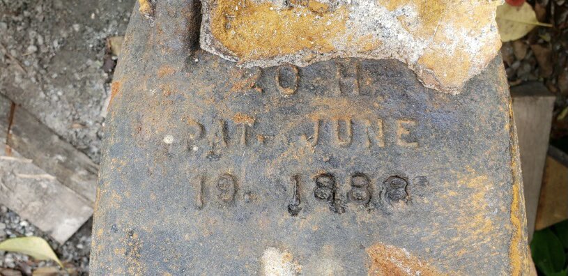 GSCorcoran's tweet photo. This very old ductile iron water valve with a foundry date of 1888 was found during a @NewsfromJEA water and sewer project in the Springfield area. Our frIends @SPARJax will be the new proud owners! #JaxHistory #waterinvestigations https://t.co/rAwAt3W02b