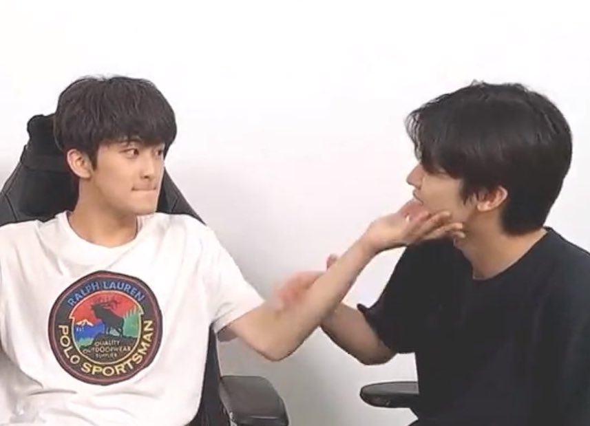 Bjjxy_xx's tweet photo. เราว่า มาร์คก็ชัดเจนมาตลอดนะทุกคน 
แก้มแจมินเป็นของมาร์คคนเดียว 💞#markmin https://t.co/7FyPi6yPxn