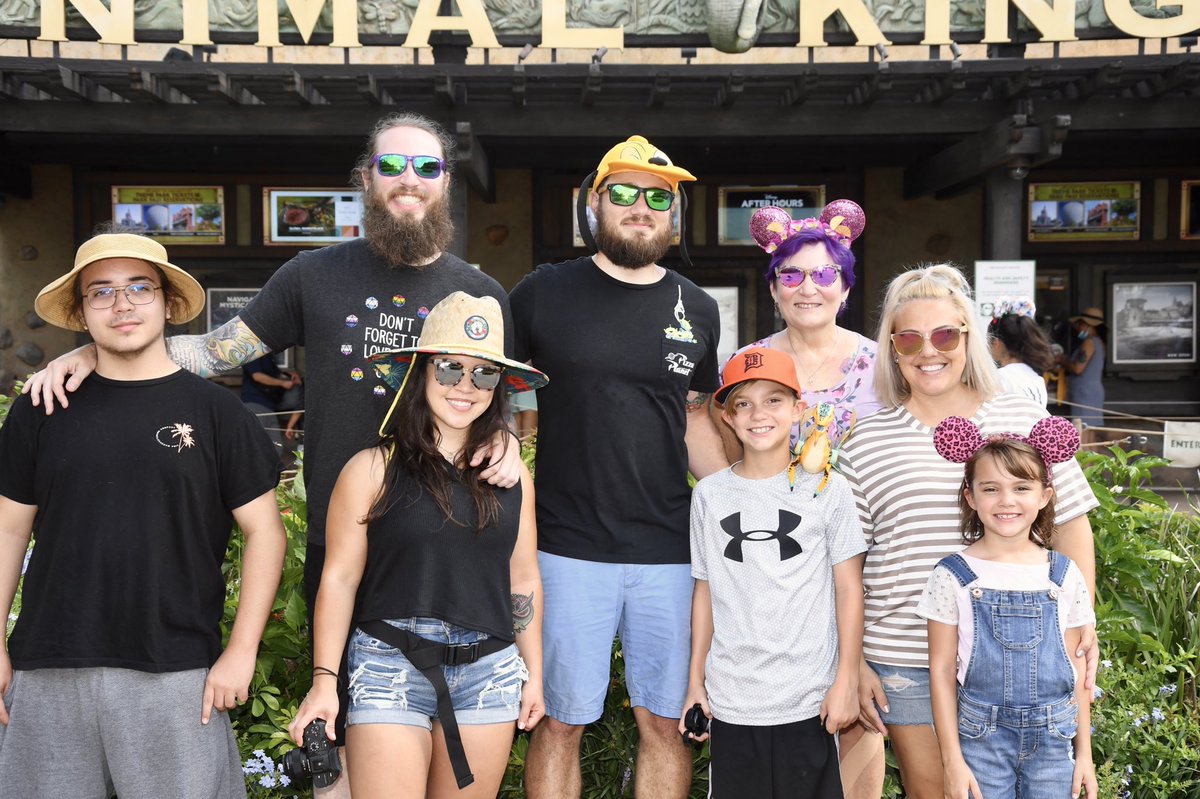 DoppMama's tweet photo. Dear CT, We’re enjoying having @DanielDopp & fam sooo much that I’ve decided to keep them here!!! #yourlossmygain #besttimesever, #familyrocks, #besttimeofmylife https://t.co/1Zv6A7j6Gk