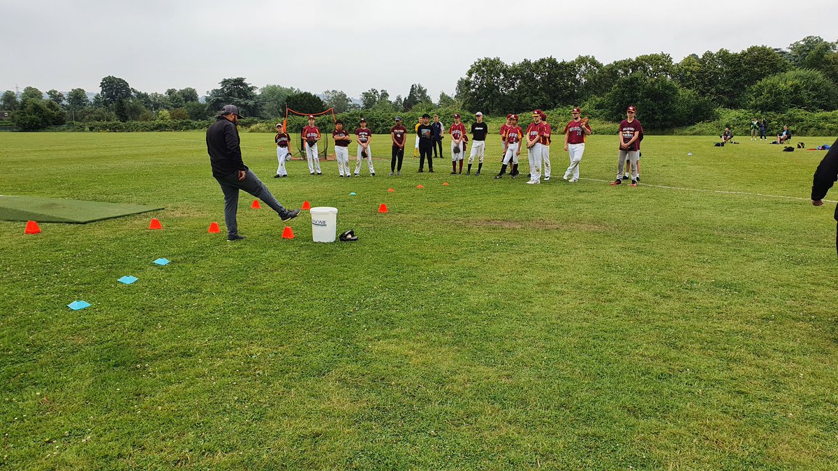 FreeReinUK's tweet photo. Absolutely thrilled that our youth athletes @GuildfordMavs were able to be put through their paces by the excellent @smarttobefit @Will_Lintern we all got better today. Thanks coaches! Proud of our players who were superb! #britishbaseball #youthbaseball #playball #juniorbaseball https://t.co/a5BDeNdcH2