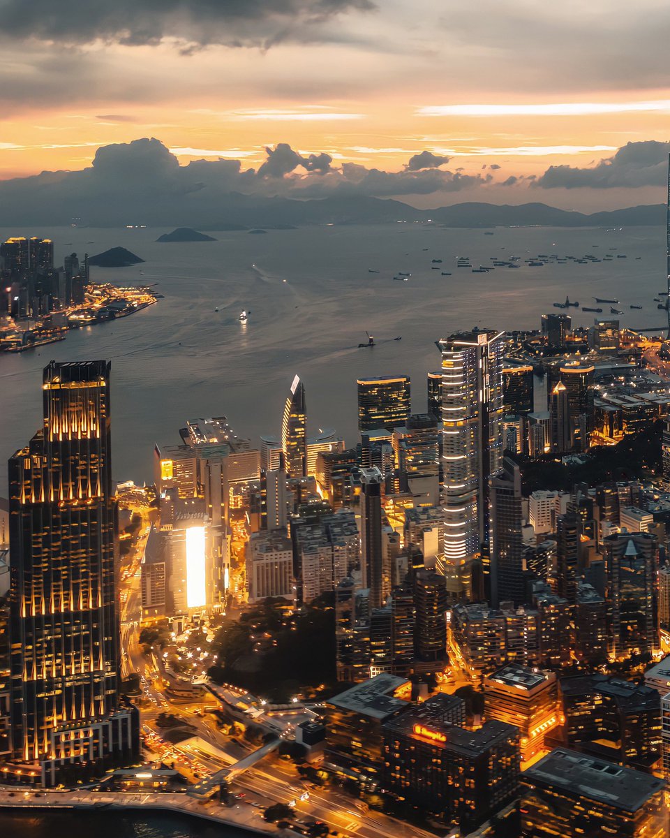 jsrpixel's tweet photo. The moment of clarity
#jsrpixel #hongkong #mavic2 #nightphotography
@timeouthk @DJIGlobal @AirVuz @discoverhk https://t.co/t0xWzbUdEH