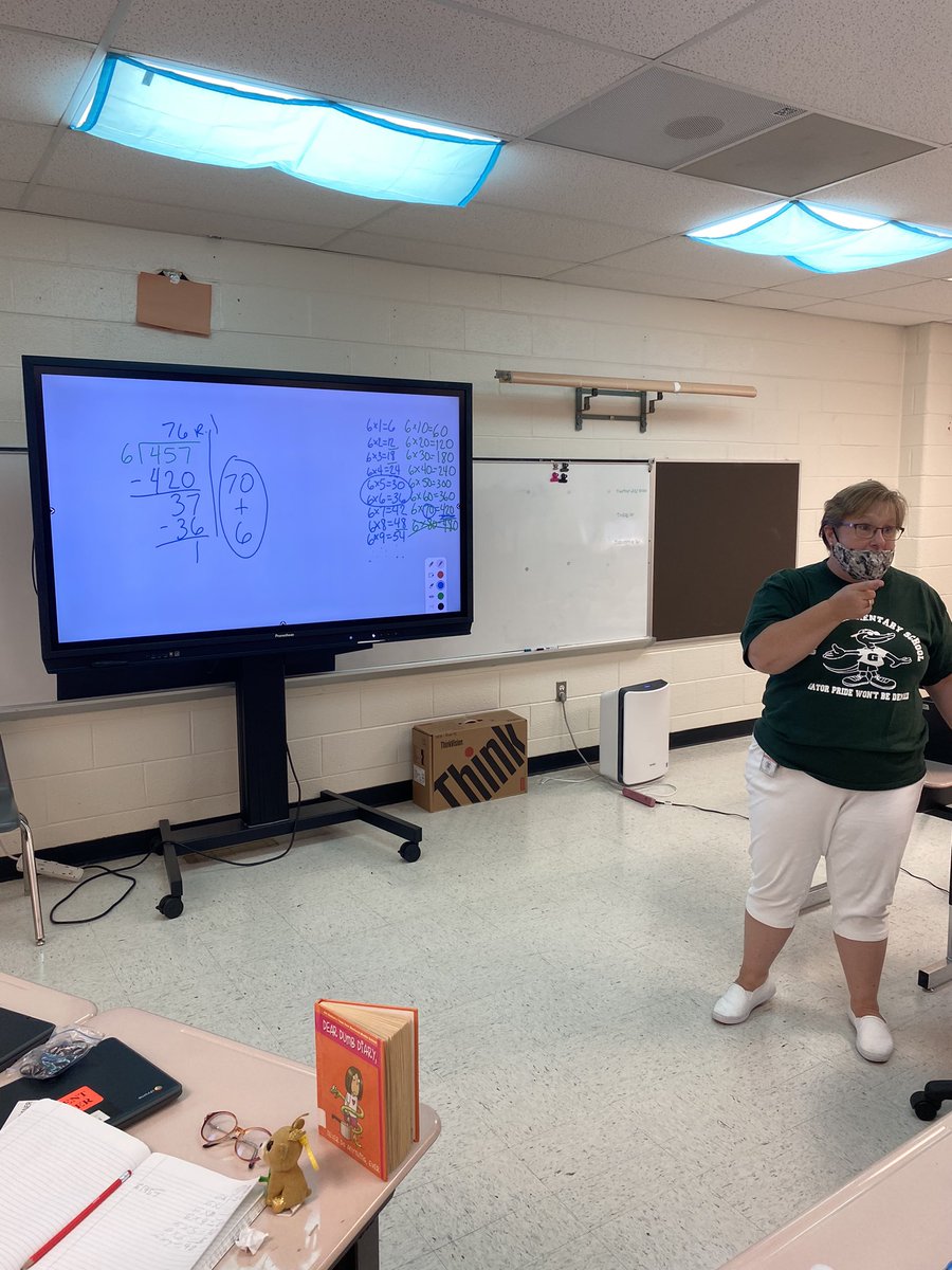 Friday morning <a href="/RhondaLopez18/">Rhonda Lopez</a> and I spent the day with our <a href="/GuilfordEle/">Guilford Elementary School</a> Gators 🐊 at summer school. Loved seeing our students and some of our T’s. Always proud of our summer school principal @DLong_LRES 🌟 #DifferenceMakers