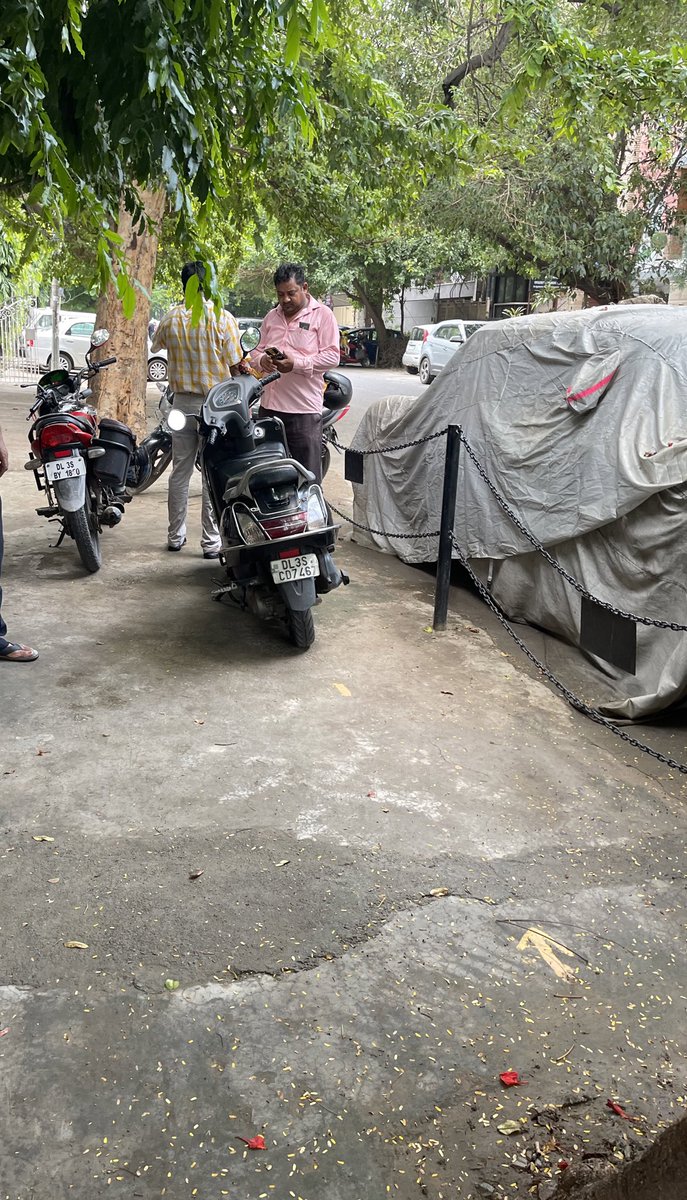chauhan.sonali@gmail (@chauhansonali6) on Twitter photo Drunk MCD employees hv made space outside my house/Hauz Khas into drinking&smoking ADDA;10am-4pm. Jai (photo), a bully, gathers 5-6 people, sit on bikes (once put a sofa) outside my gate. When told not to, he abuses, shouts & says itās the MCD road! <a href="/CPDelhi/">CP Delhi #DilKiPolice</a> <a href="/DCPSouthDelhi/">DCP South Delhi</a> Drunk MCD employees hv made space outside my house/Hauz Khas into drinking&smoking ADDA;10am-4pm. Jai (photo), a bully, gathers 5-6 people, sit on bikes (once put a sofa) outside my gate. When told not to, he abuses, shouts & says itās the MCD road! <a href="/CPDelhi/">CP Delhi #DilKiPolice</a> <a href="/DCPSouthDelhi/">DCP South Delhi</a>