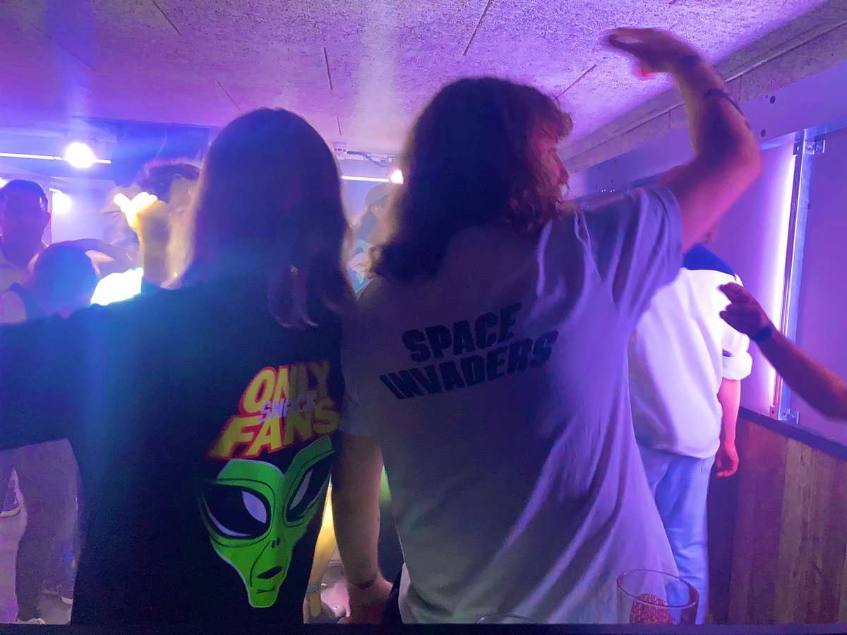 So lovely last night, thank you all! <a href="/RafRundell/">Raf Rundell</a> <a href="/rawsilkdjs/">RAW SILK</a> @heavenlyrecs and all you guys xX 👽 #resocialise