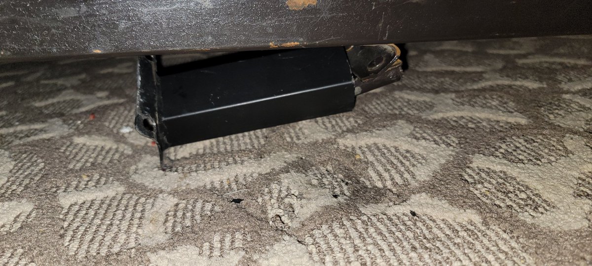 kedabosch's tweet photo. @BaymontInns I'm finally calm enough to post about this rationally. I had a stay booked in Reno last night at one of your branded properties. The room smelled dirty, half the lights didn't work, and one of the beds broke when I sat on it. 1/2 https://t.co/7I23mmExSU