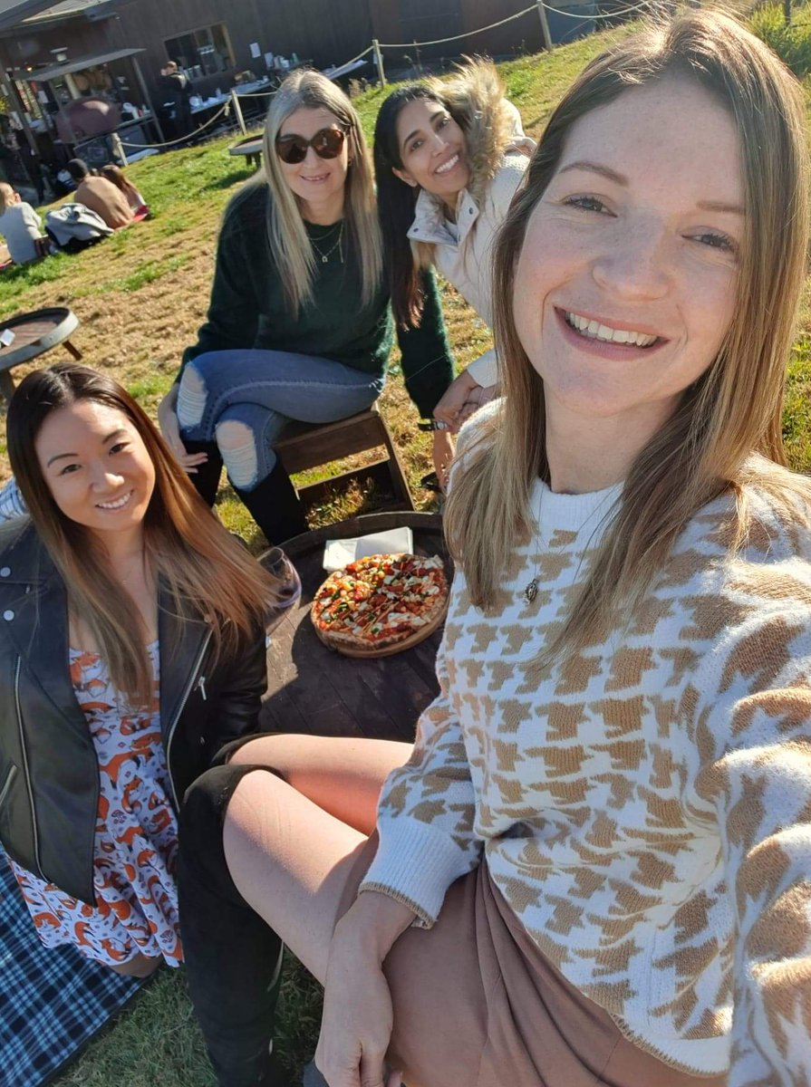 shadow_2012_'s tweet image. Dreaming of the day that we can have another girl's weekend. Missing these girls like crazy 🥺