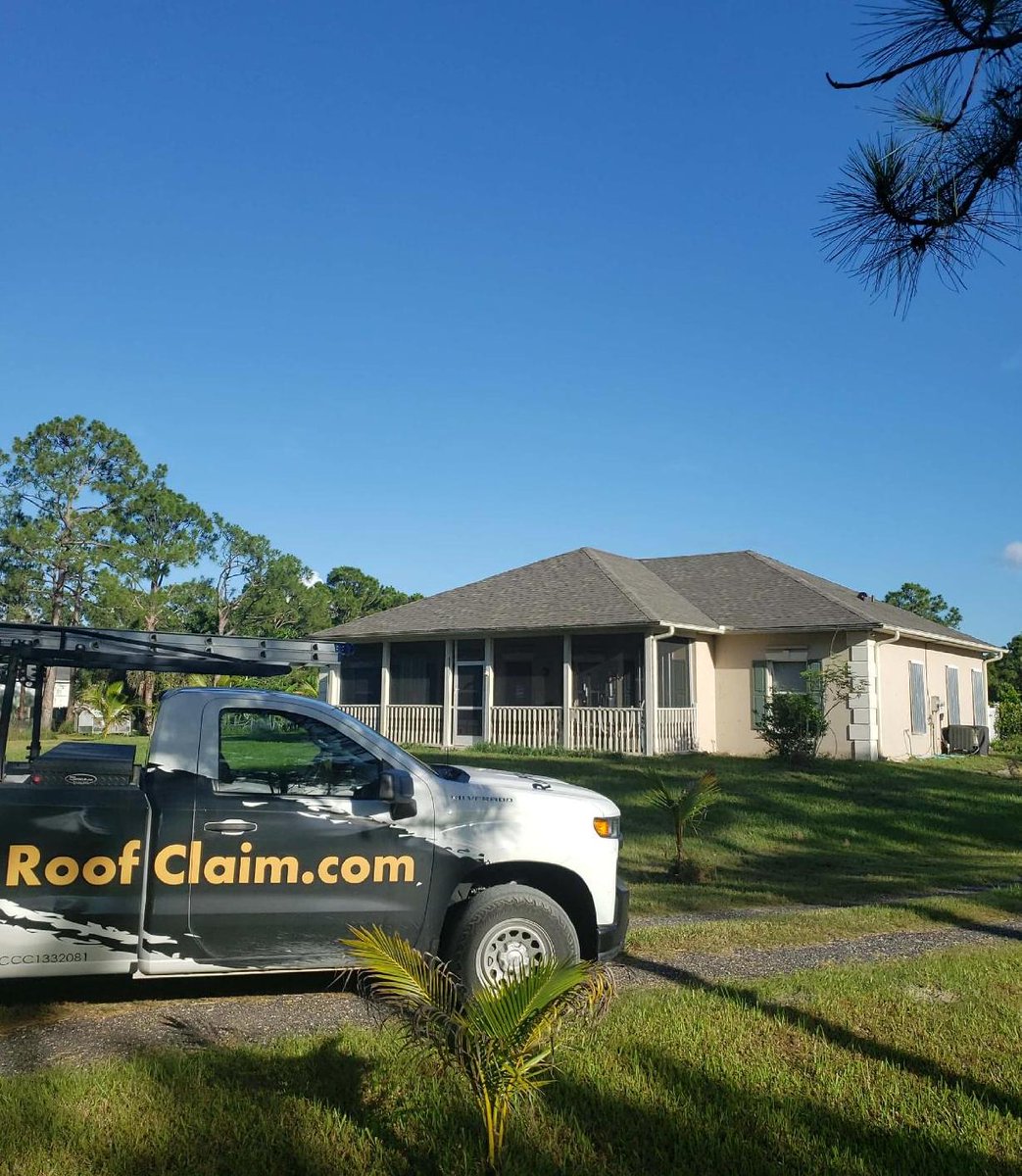 RoofClaimUS's tweet photo. Roof completion in Melbourne, FL! 

#roofclaim #roofing #roof #rooftechnologyexperts #wearehiring #joinourteam #florida #melbourne https://t.co/ttKWS7XDGw