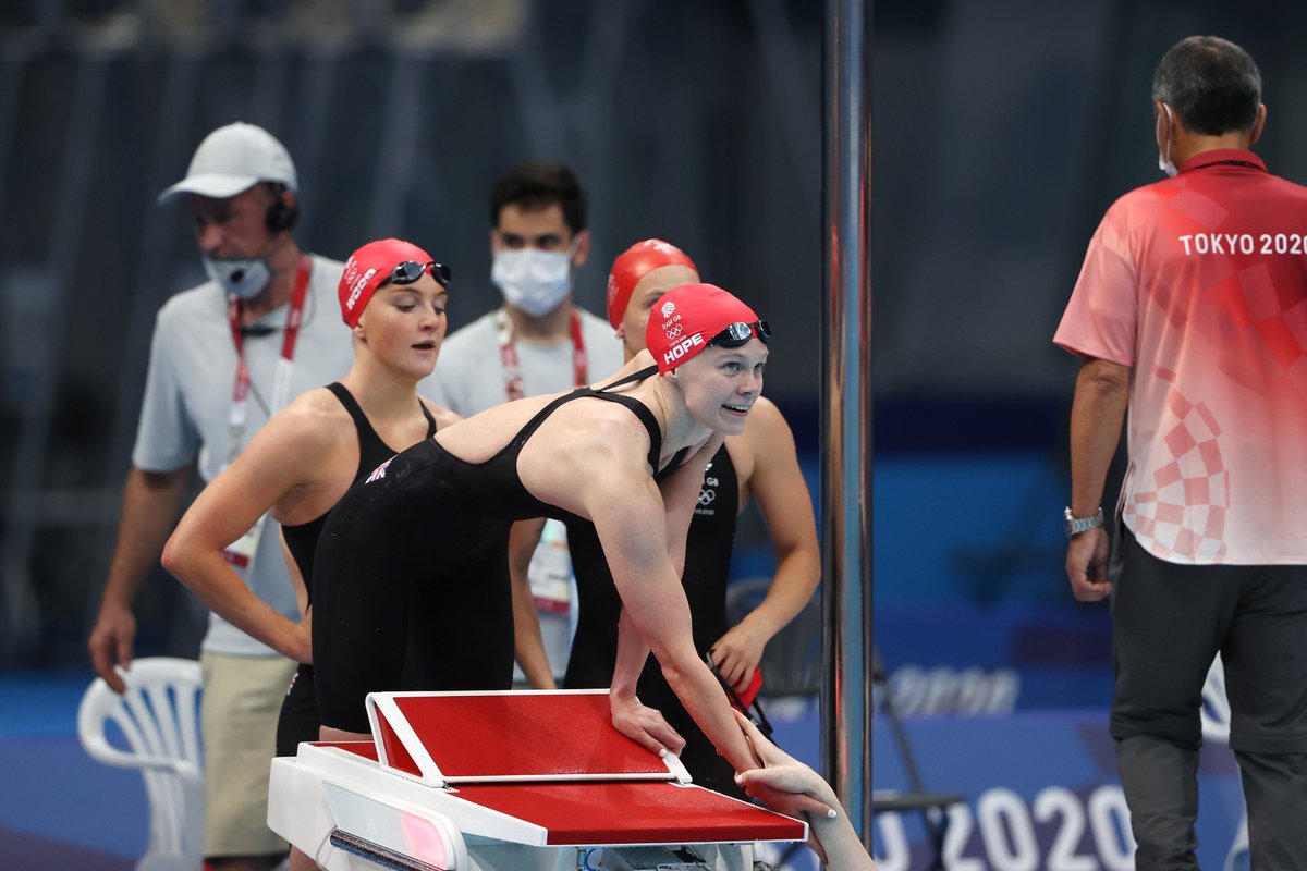 ScottishSwim's tweet image. The 🇬🇧 swimmers have given us plenty of reasons to set the alarm early tomorrow, with some excellent racing in the heats.
Here&apos;s our wrap from day1: @LucyHope_ playing her part in 4x100m free British Record &amp;amp; @aimee_willmott giving it her all in 400m IM. bit.ly/3faDulF